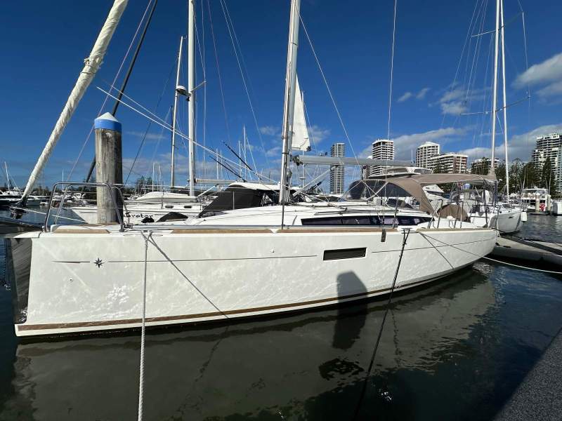 Jeanneau Sun Odyssey 349 Lift Keel 2017 Immacuate and upgraded