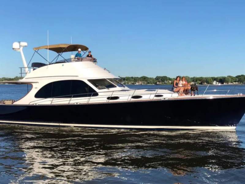 Palm Beach Motor Yachts 55 Flybridge