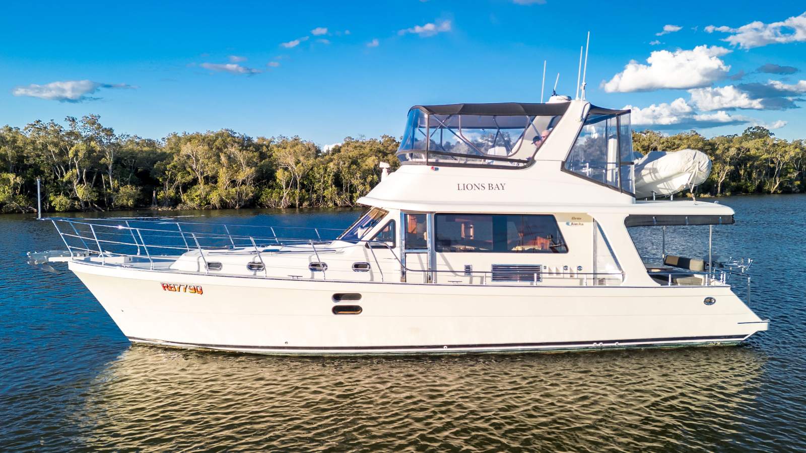 Alaska 46 Flybridge 2012 'LIONS BAY'