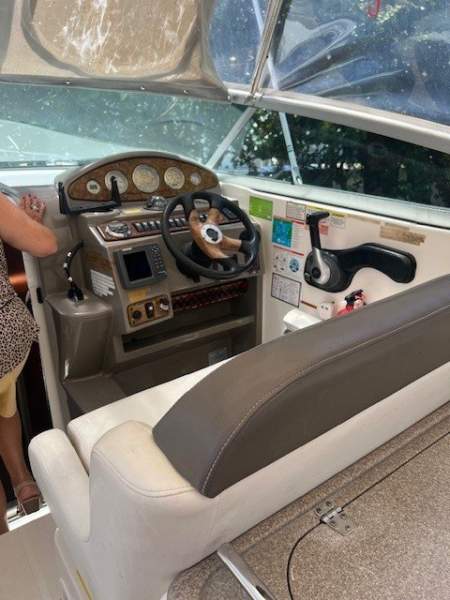 Rinker 280 Express Cruiser