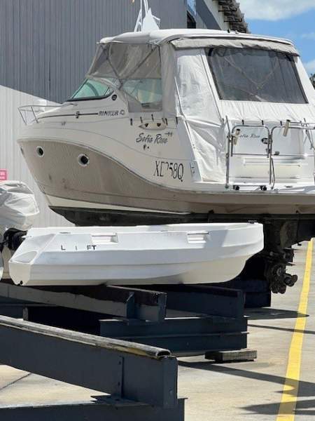 Rinker 280 Express Cruiser