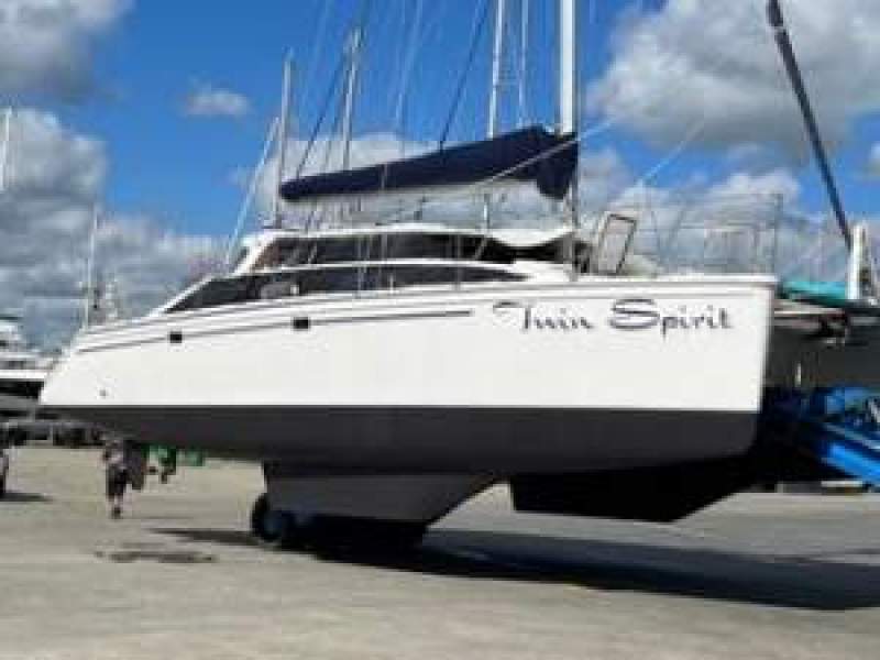 Perry 43 'Twin Spirit'