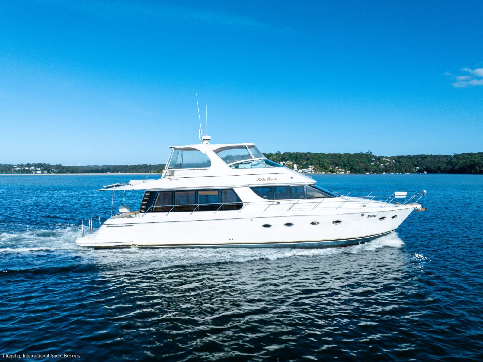 Carver 570 Pilothouse Cruiser