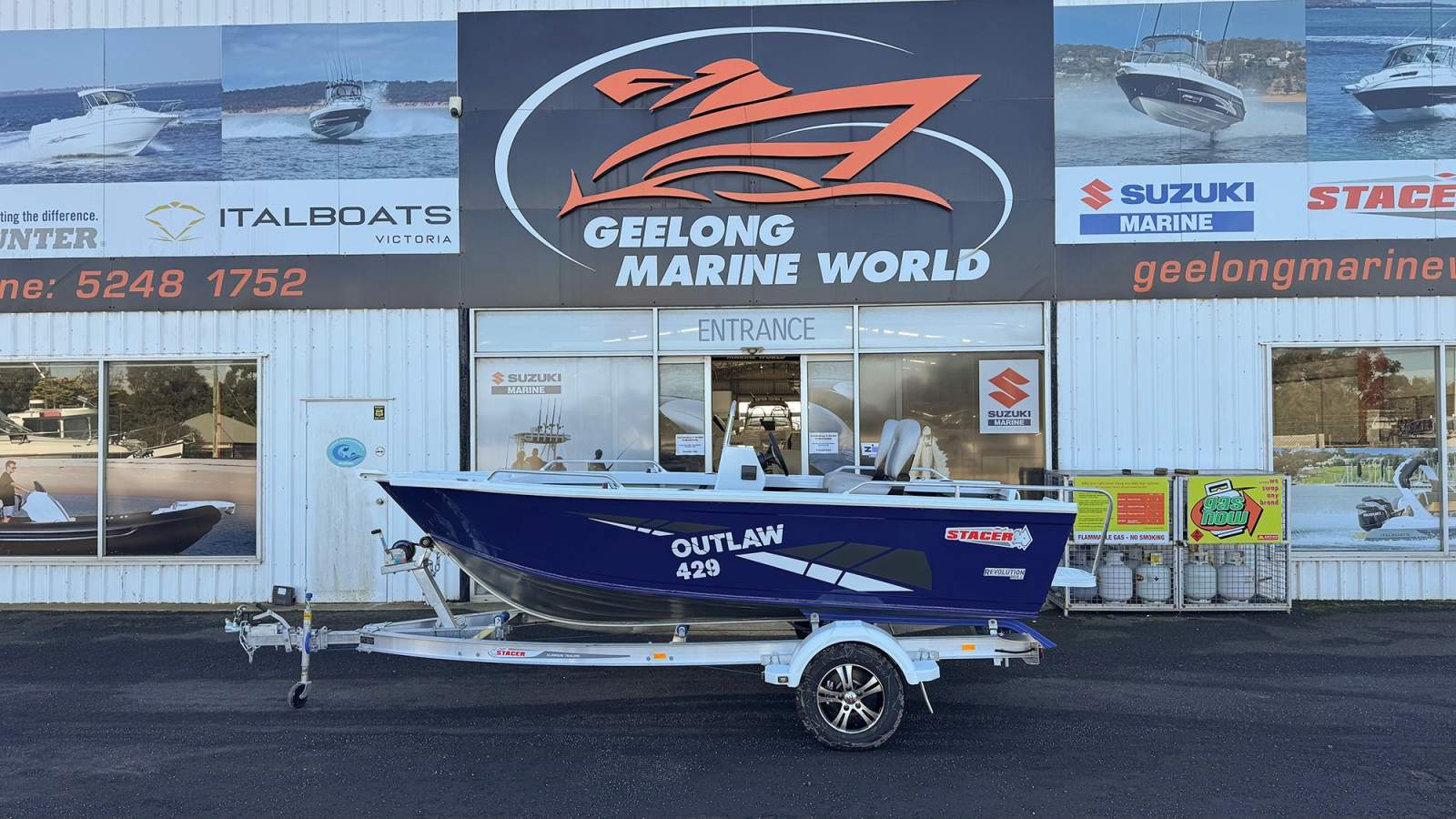 Stacer 429 Outlaw Side Console