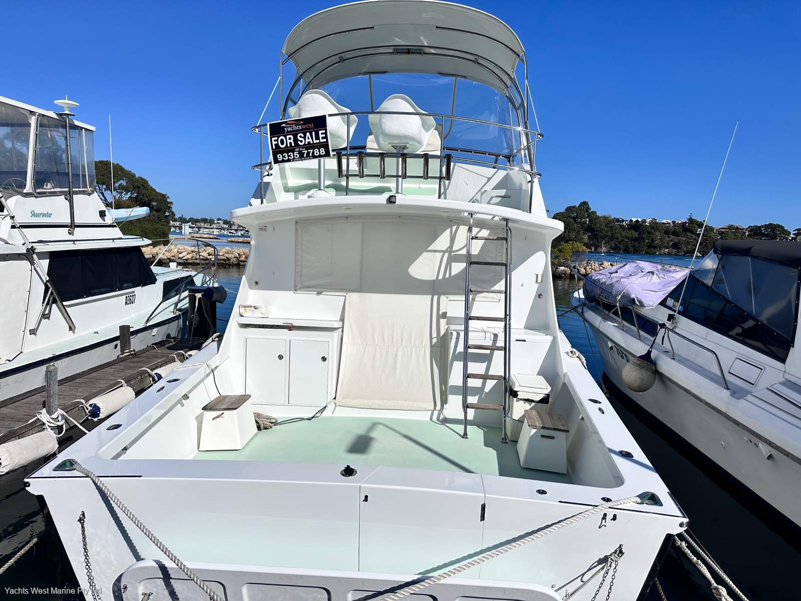 Mews 40 Flybridge Sports Fisher "Single Diesel Shaft with diesel genset "