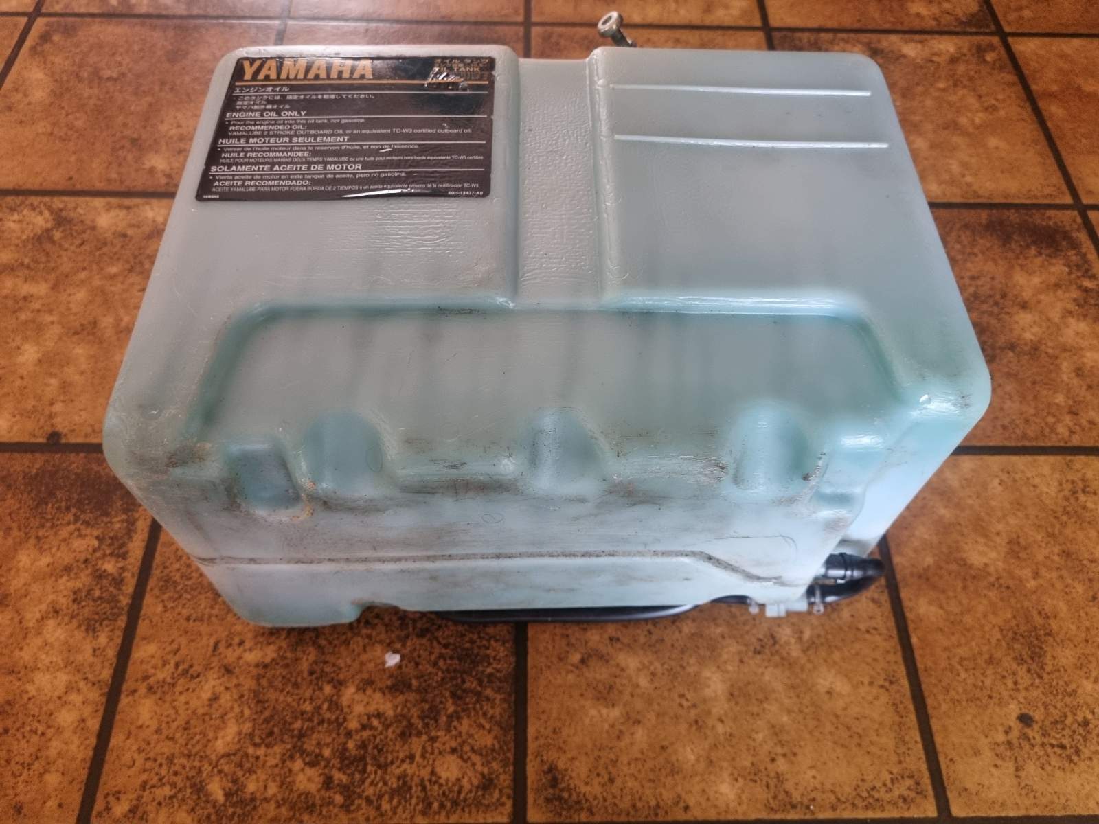 YAMAHA 2 STROKE OIL TANK WITH PUMP 10.5 LITRE CAPACITY