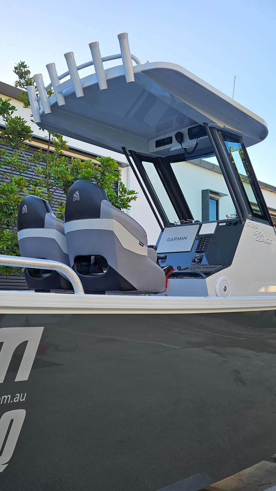 Australian Master Marine 5700 Sea Class Halo Centre Cockpit 2022