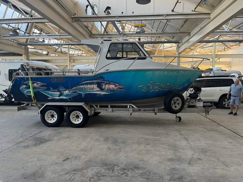 Calibre 7m Custom Offshore Fisher
