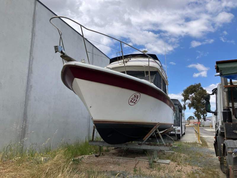 Riviera 30 Flybridge Flybridge 30