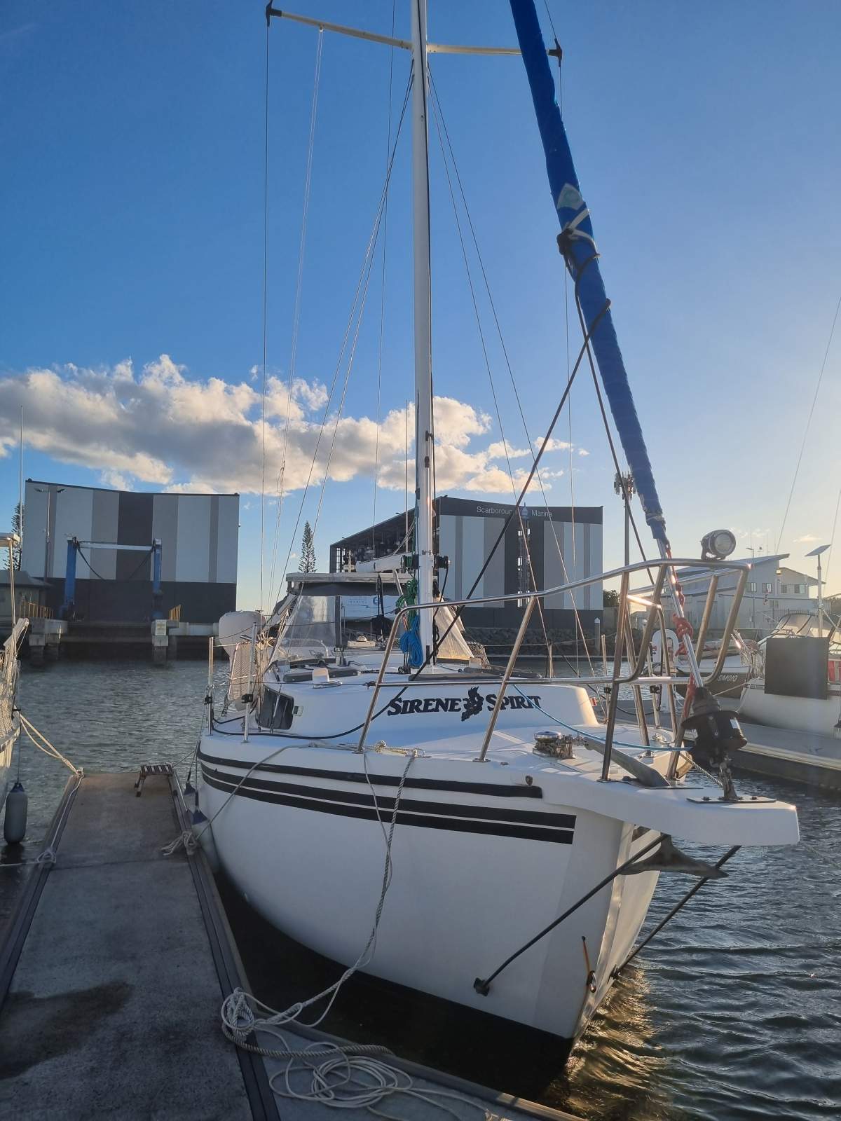 Mangrove Jack Motorsailer with 10 metre berth