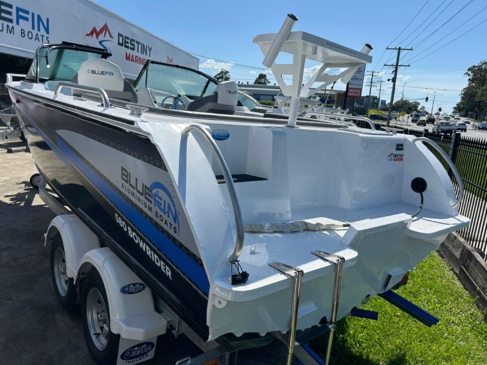 New Bluefin 5.80 Bowrider