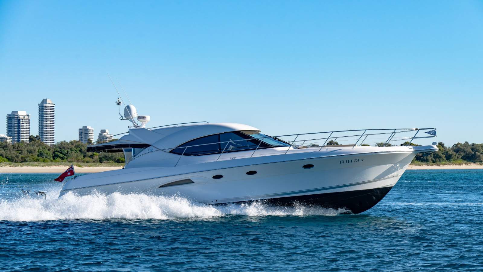 Riviera 5000 Sport Yacht