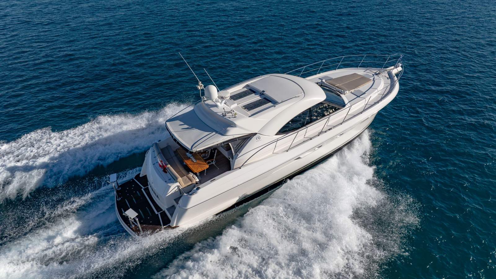 Riviera 5000 Sport Yacht