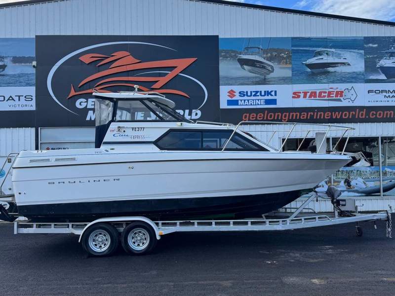 Bayliner 2452