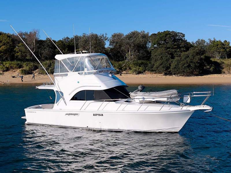 Caribbean 35 Flybridge Cruiser
