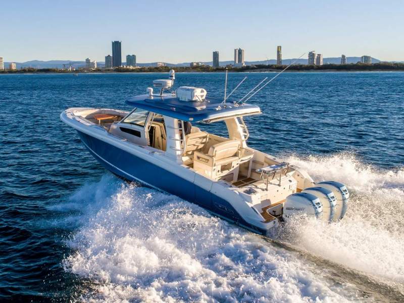 Boston Whaler 350 Realm