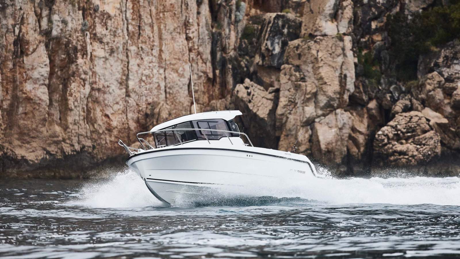 Parker 700 Pilothouse