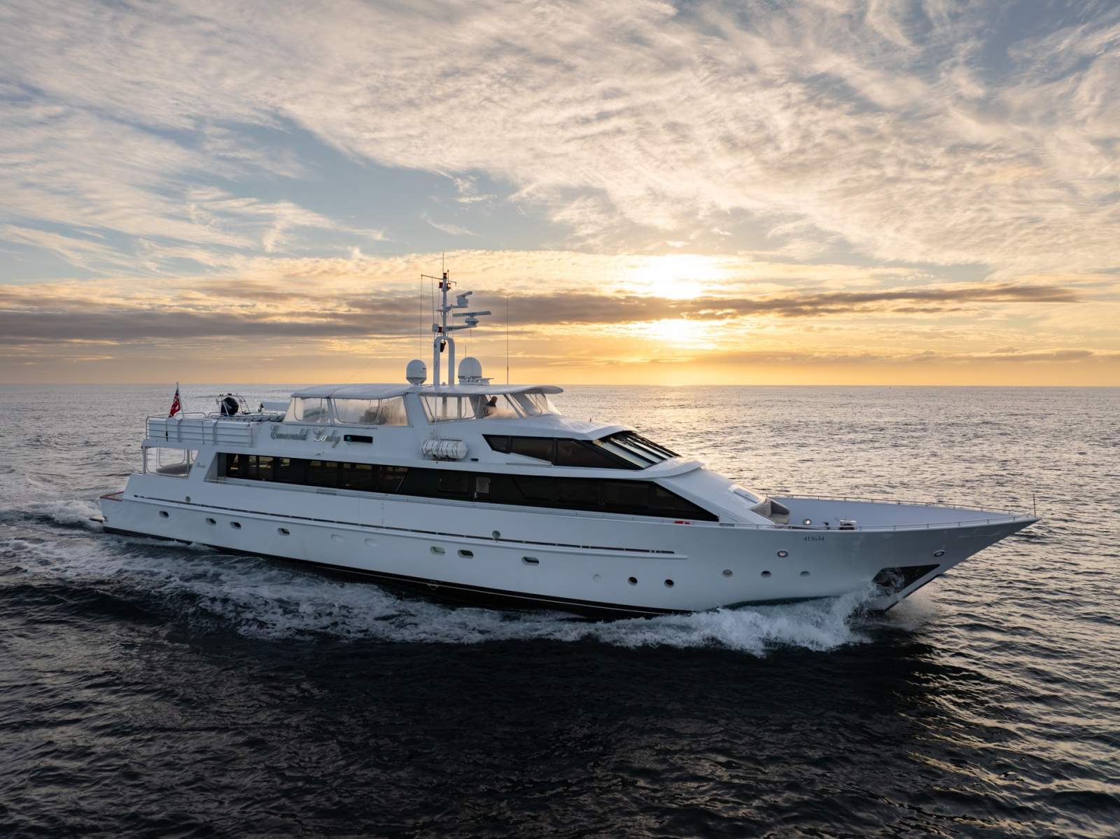 Lloyd 115 Motor Yacht
