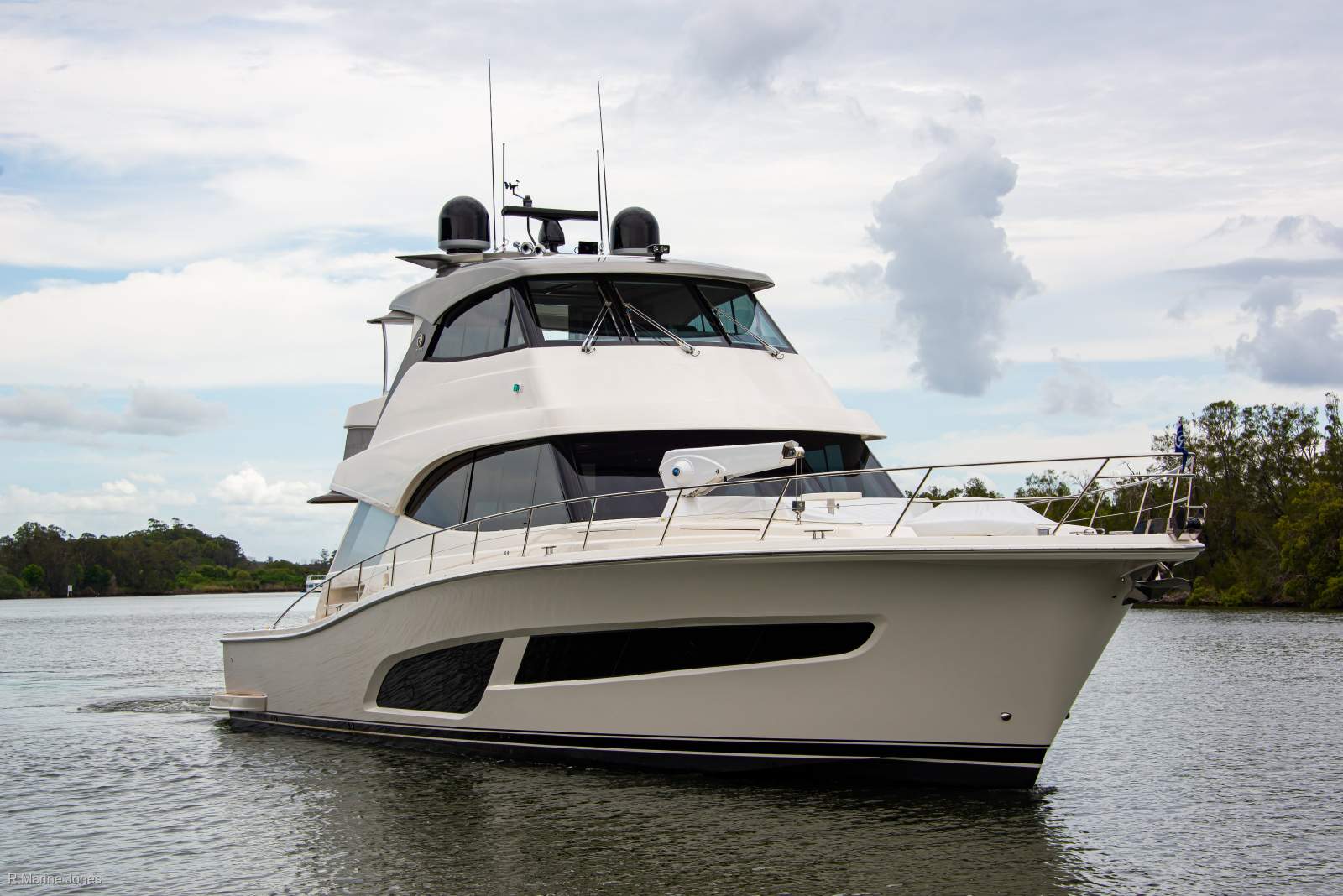 Riviera 64 Sports Motor Yacht