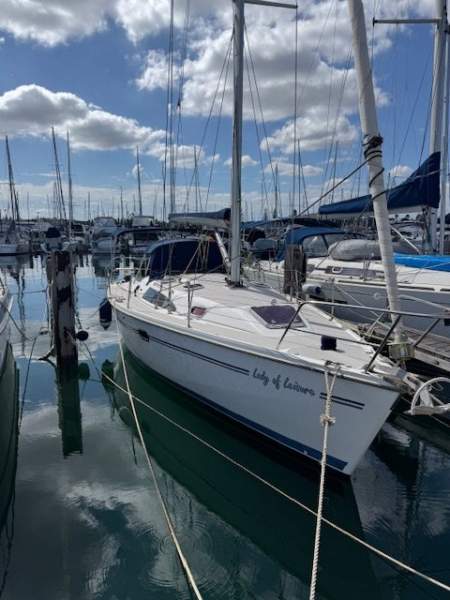 Catalina 320 Mk II Cruising Sloop