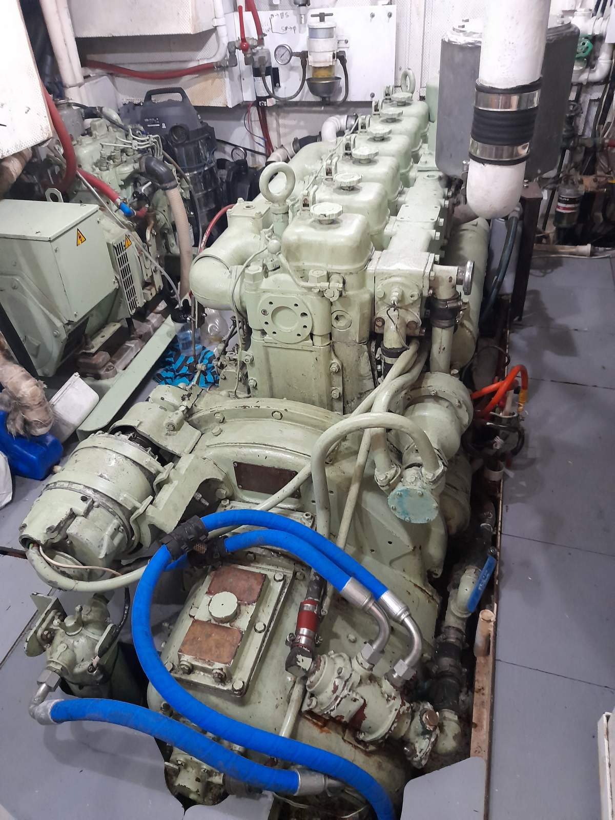Kelvin R6 diesel and gearbox