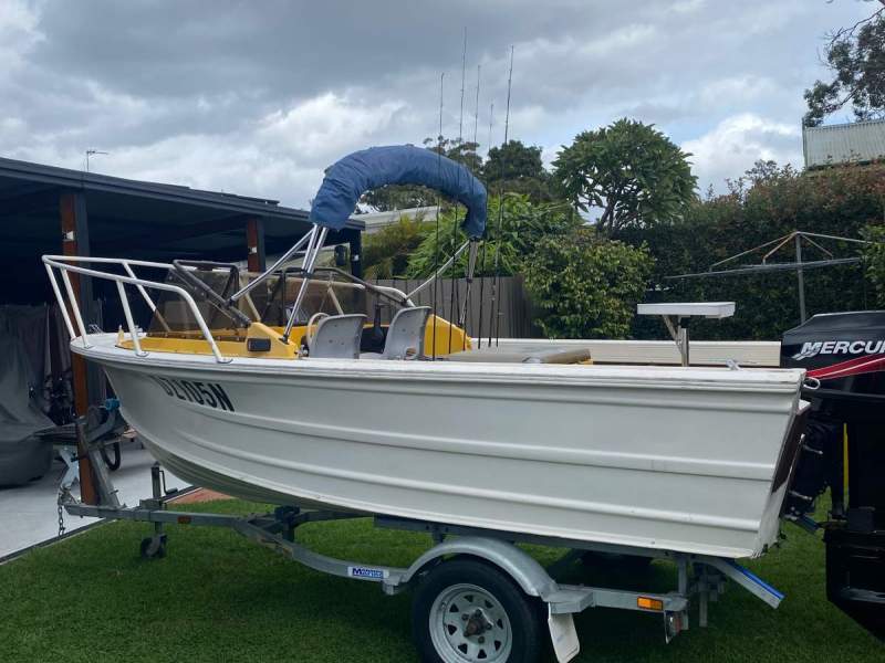 Quintrex 450 Lazeabout Sunbird