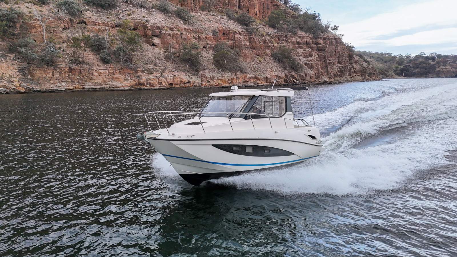 Arvor 855 Weekender EXCELLENT CONDITION, WELL MAINTAINED, LOW HOURS!