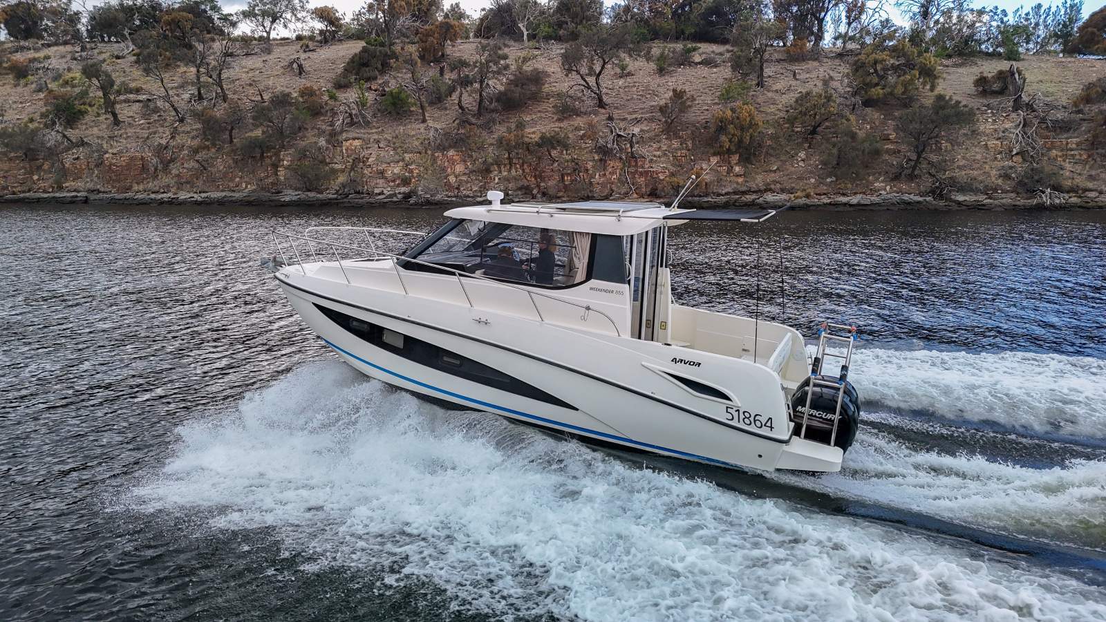Arvor 855 Weekender EXCELLENT CONDITION, WELL MAINTAINED, LOW HOURS!