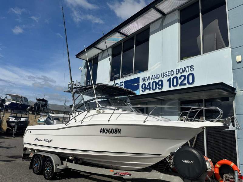 CruiseCraft Outsider 635 With Helm Master fitted