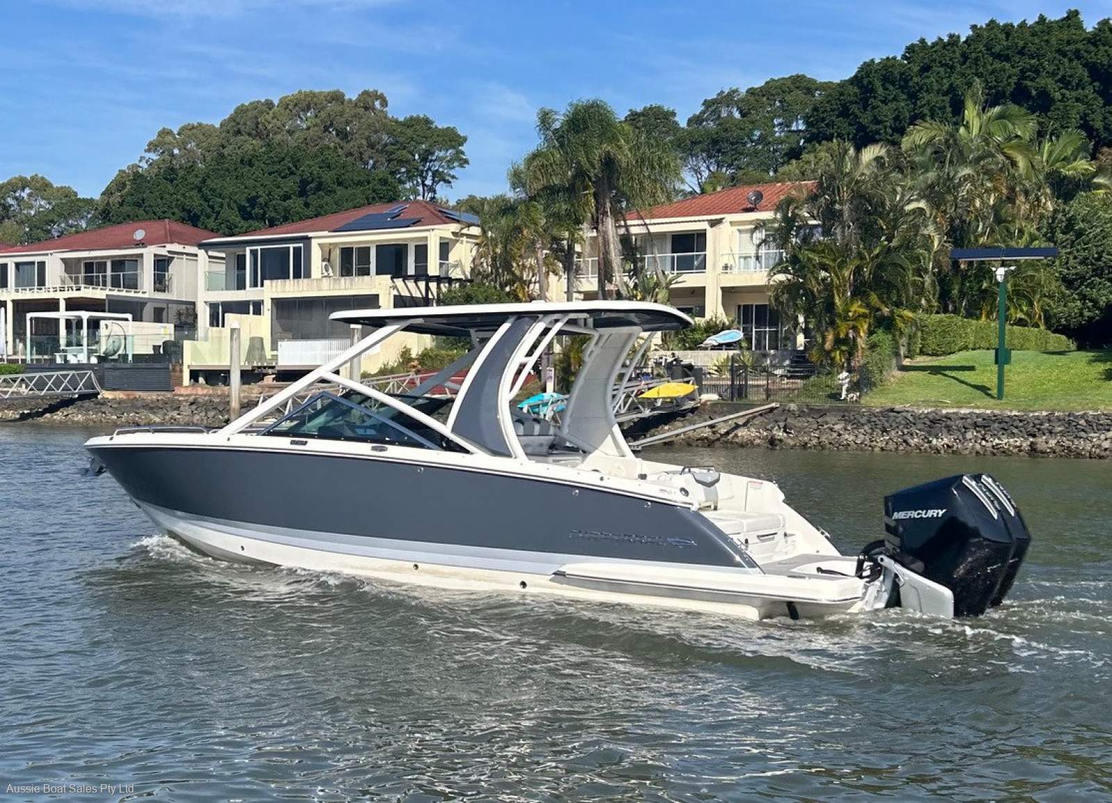 Chaparral 280 OSX Premium Outboard Bowrider