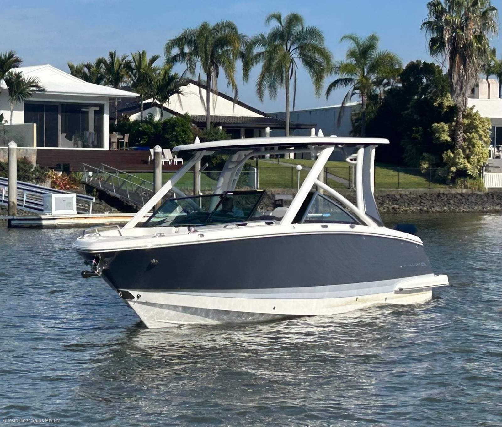 Chaparral 280 OSX Premium Outboard Bowrider