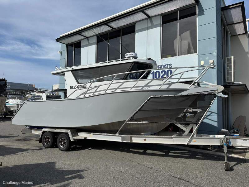 AMC 8 Mt Hardtop forward rake cabin - 2024 model twin 200 Hp Yamaha 's