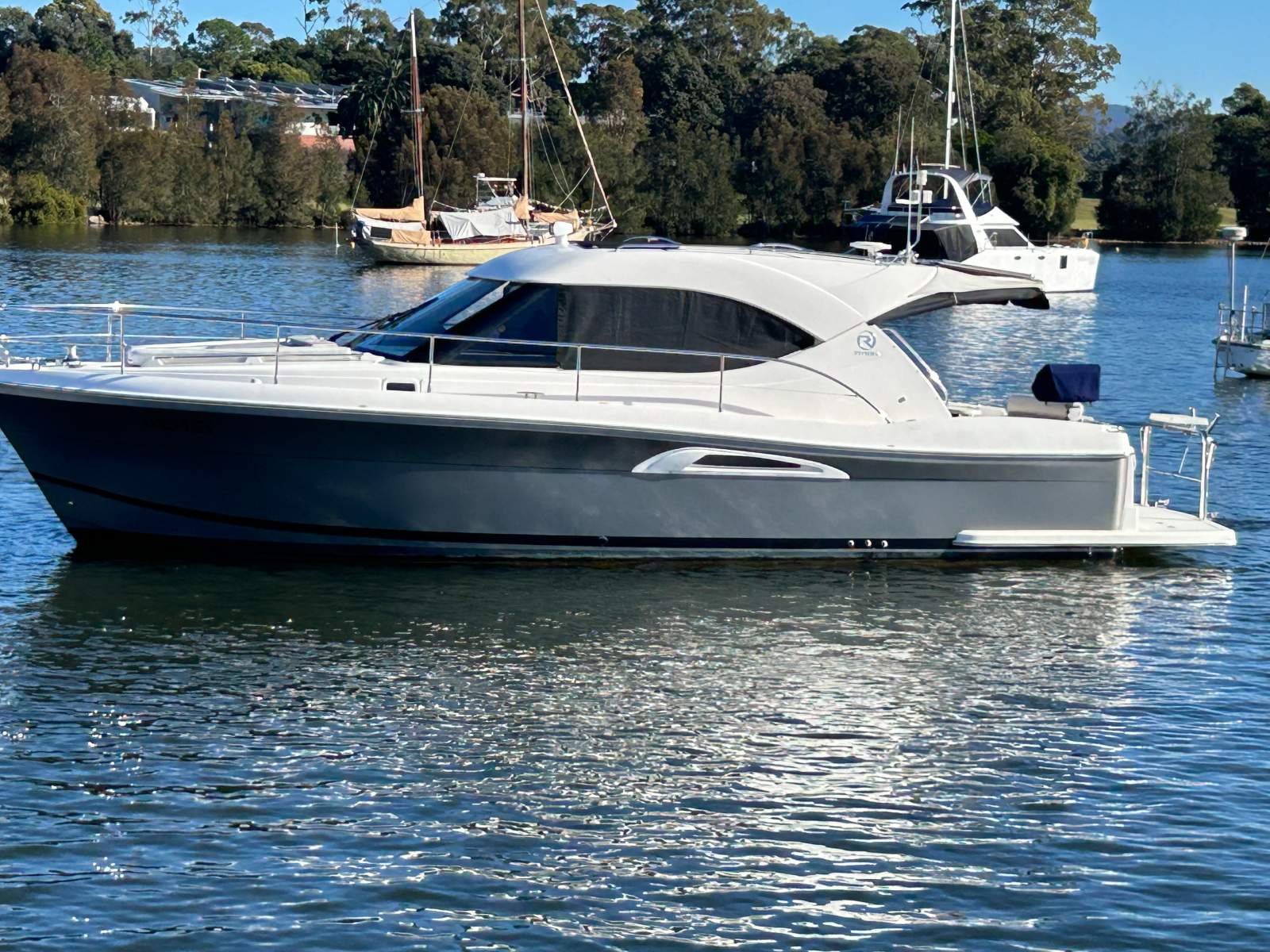 Riviera 3600 Sport Yacht