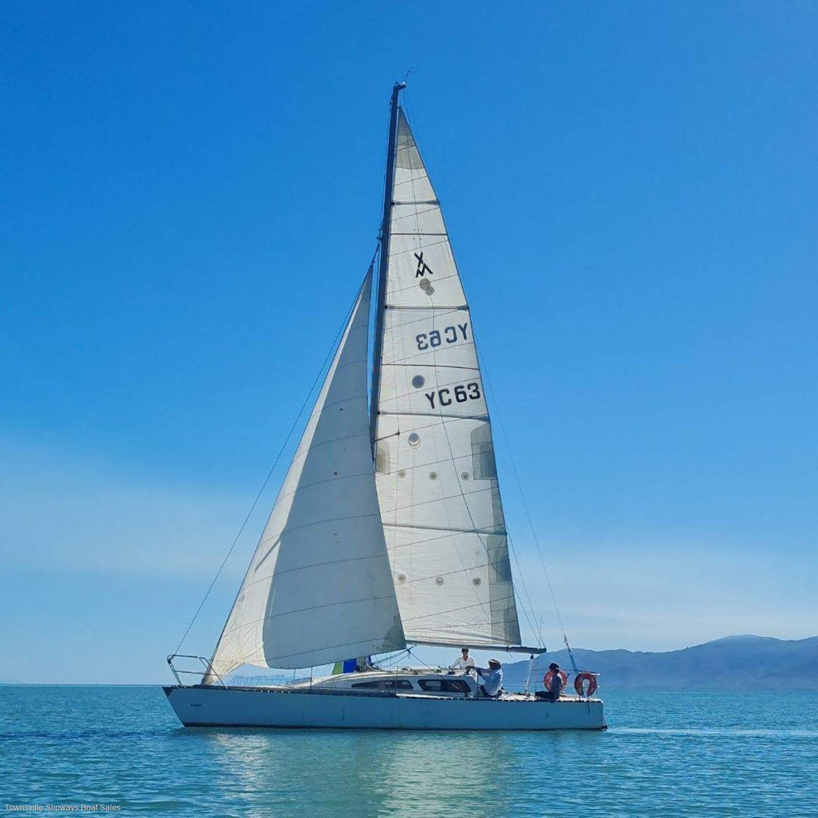Adams 10 Cruiser