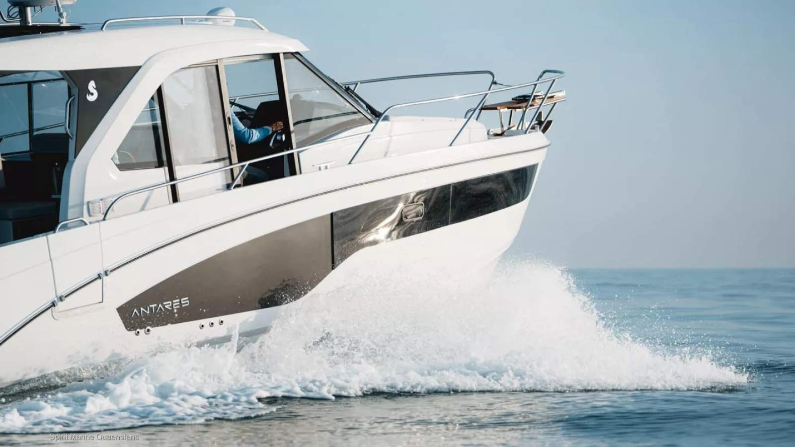 Beneteau Antares 9 OB V2