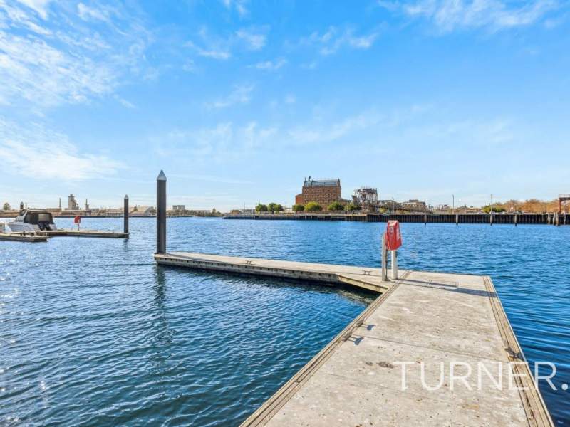 Outstanding Location - Corner Berth