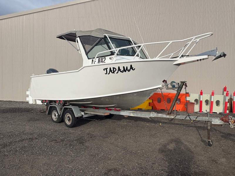 Sea Rider RUNABOUT 6.5mt with the Bow Sprit