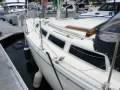 Catalina 30... With the interior space of a 35' yacht!