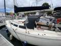 Catalina 30... With the interior space of a 35' yacht!