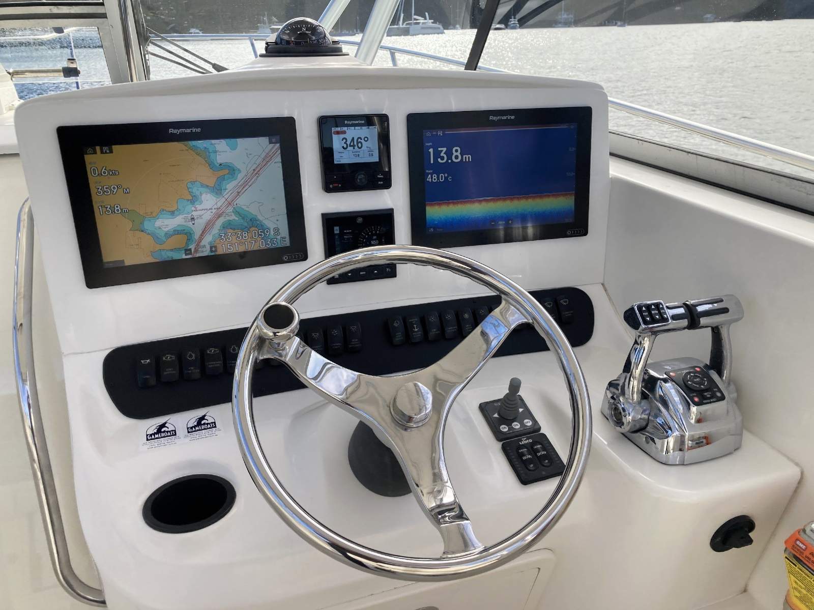 Boston Whaler 305 Conquest