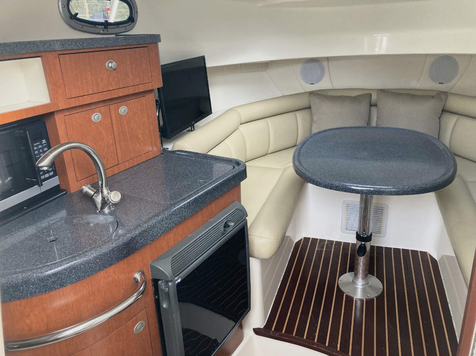 Boston Whaler 305 Conquest