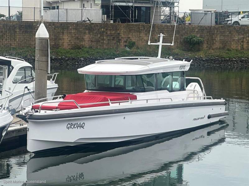 Axopar 37 XC Cross Cabin