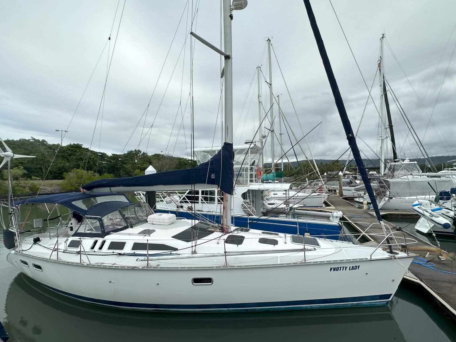 Hunter 40.5 Legend