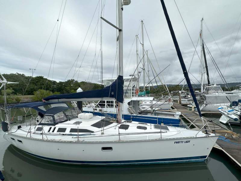 Hunter 40.5 Legend