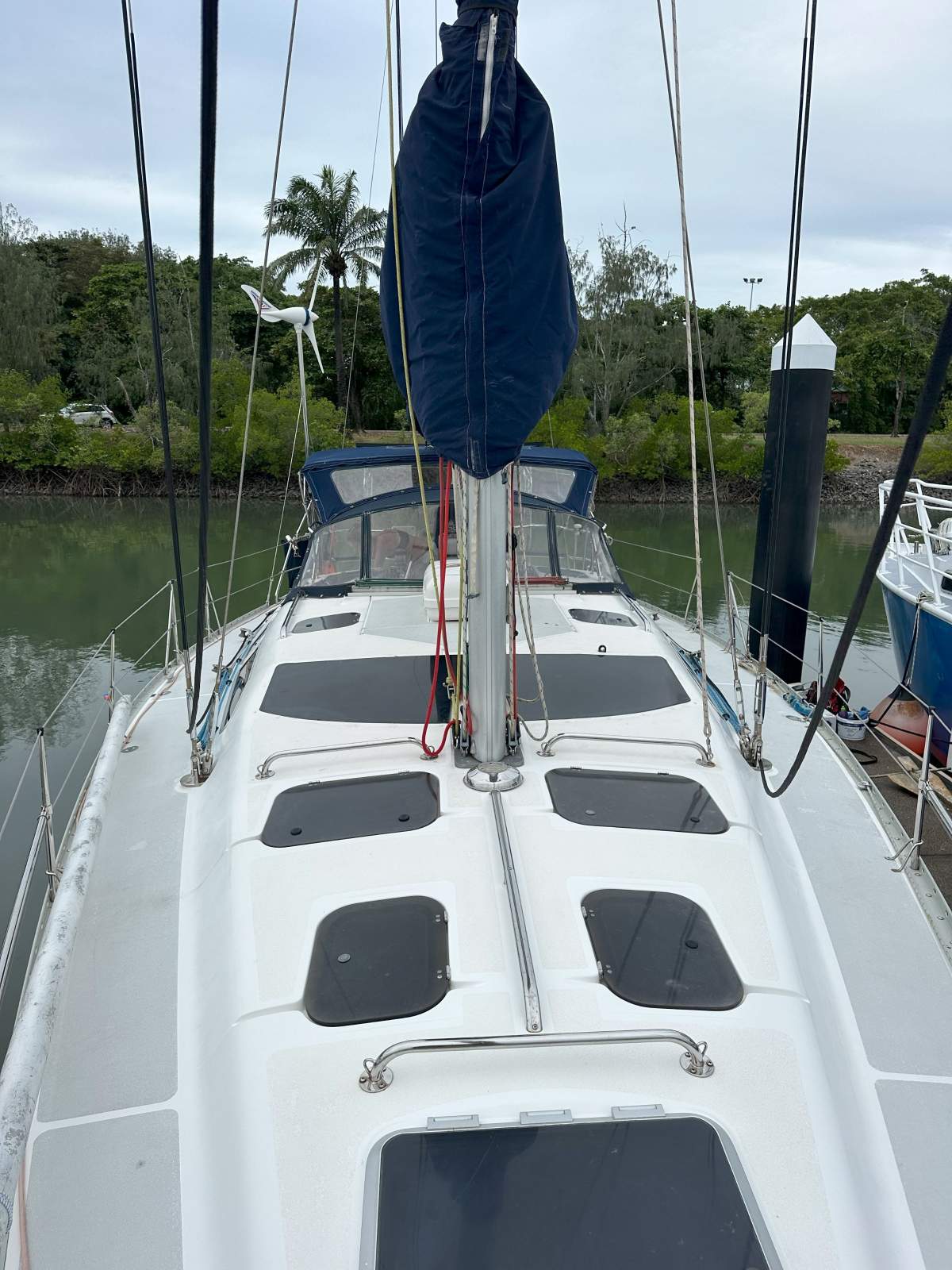 Hunter 40.5 Legend
