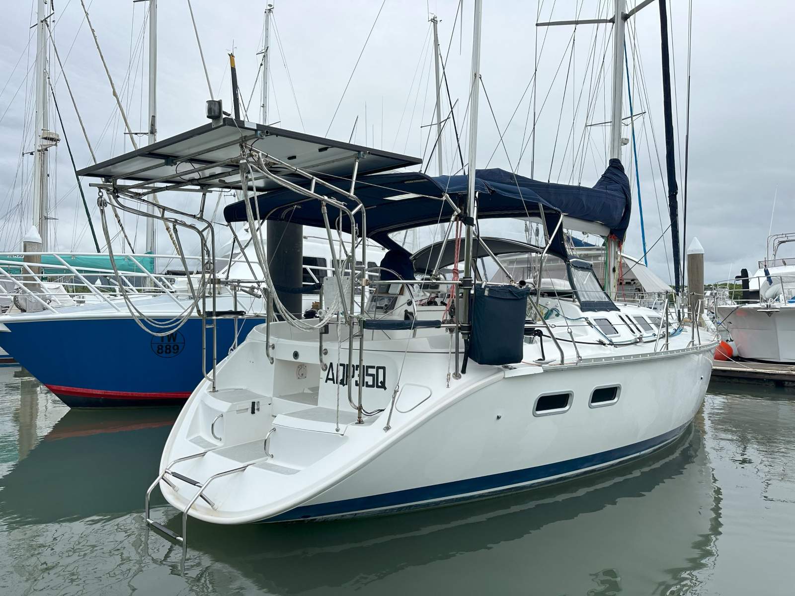 Hunter 40.5 Legend