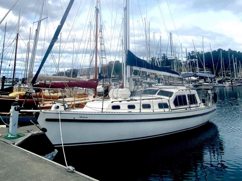 Challenger 36 Pilothouse - sailing performance plus generous accommodation!