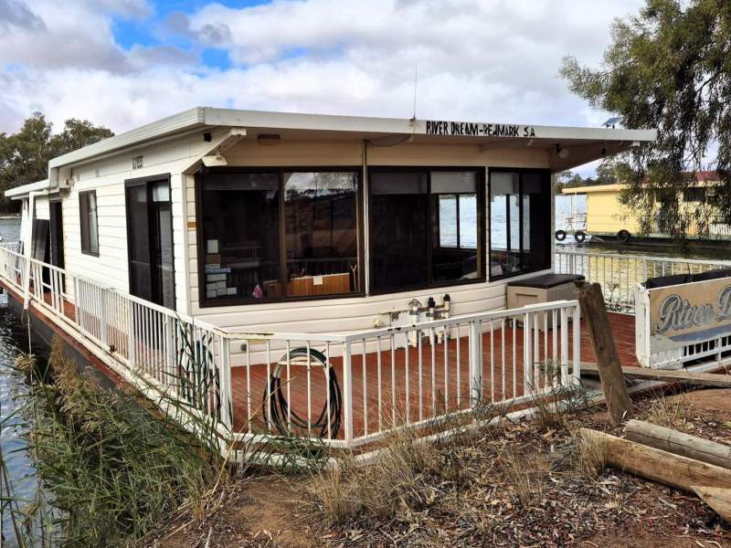 "RIVER DREAM" Affordable two bed Pontoon Houseboat