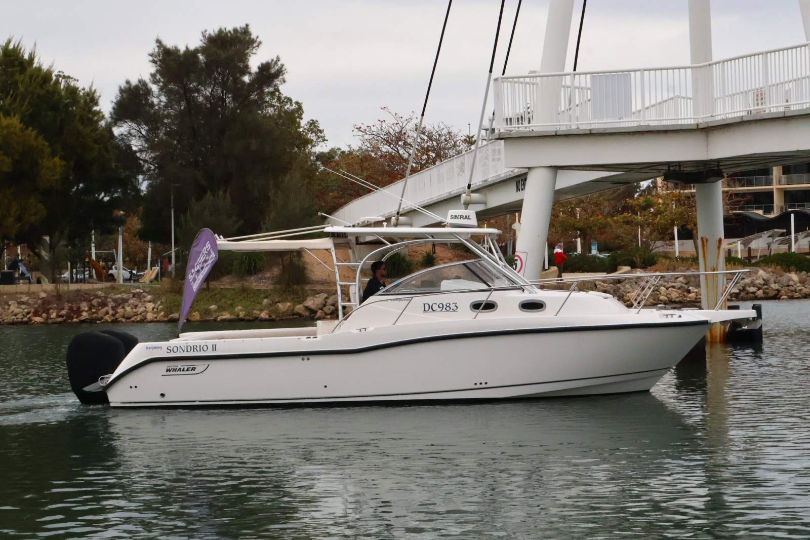 Boston Whaler 305 Conquest - Legendary Capability Meets Coastal Comfort!