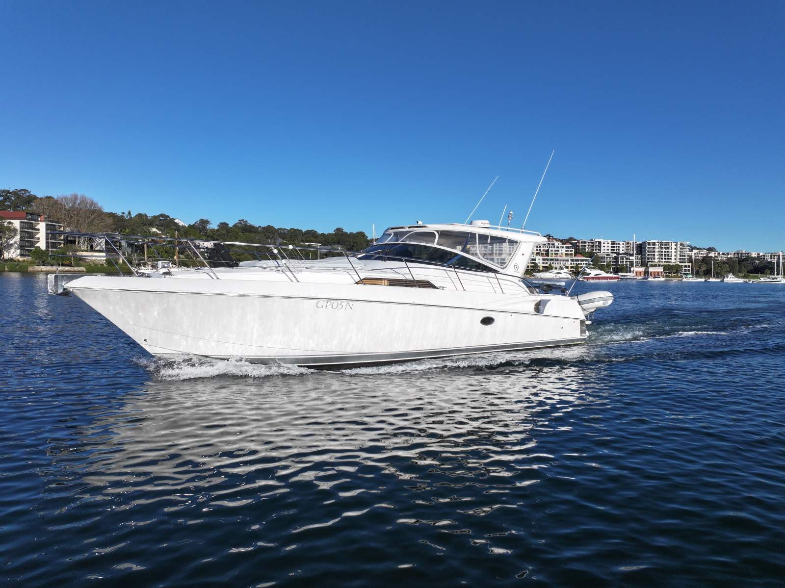 Riviera M400 Sports Cruiser